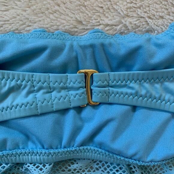 3/$20  Mossimo women's pastel blue crochet halter style bikini swim top SZ M - Picture 4 of 5